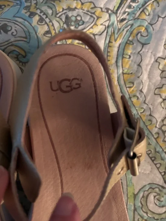 UGG Gold Leather Platform Buckle Sandals size 8 - Picture 11 of 13